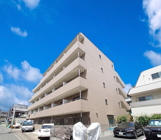 建物外観　安心の鉄筋コンクリート造です☆