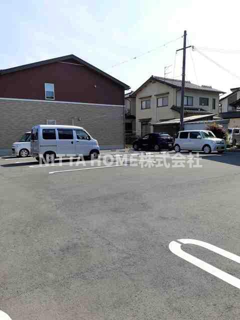 駐車場　敷地内に駐車場があります＊