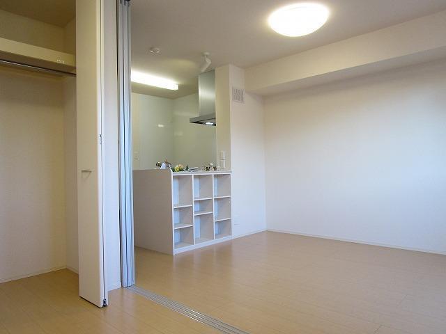 バス・シャワールーム　9.1帖のLDKと3帖の洋室です♪