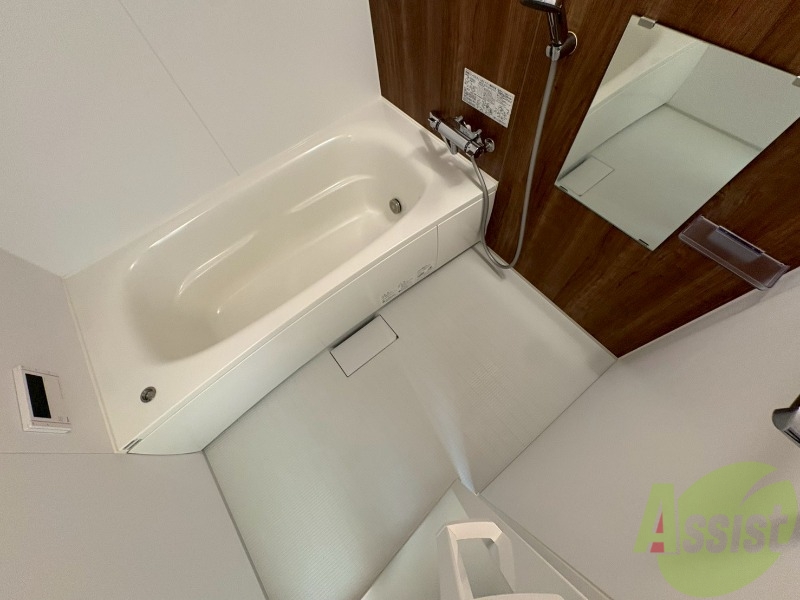 バス・シャワールーム　バスルームはこちらです。広々としてゆったり休めます。