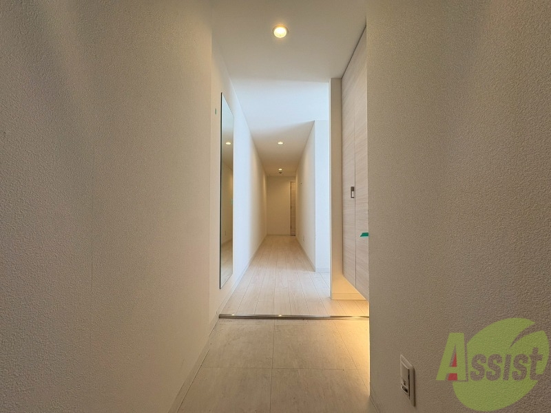 玄関　玄関の様子です。明るい印象ですね。気分もあがりそう。