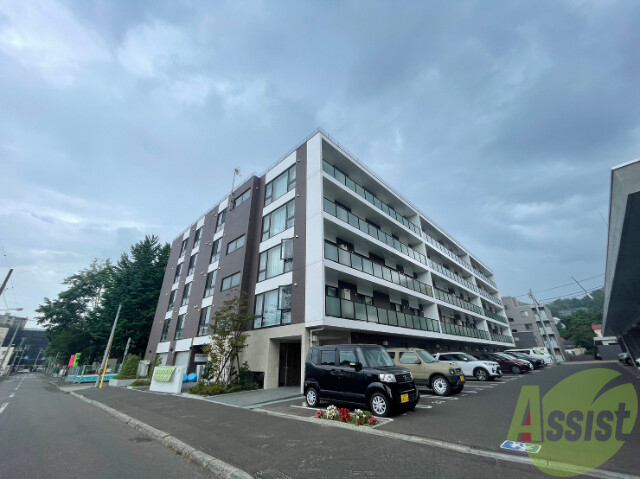 建物外観　札幌市中央区南９条西「ＨＡＲＵ旭ヶ丘」