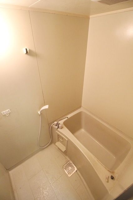 バス・シャワールーム　※別部屋参考写真です