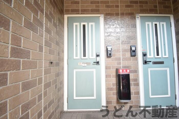 エントランス　うどん県のお部屋探しはうどん不動産へ うどんちゃんとLINE