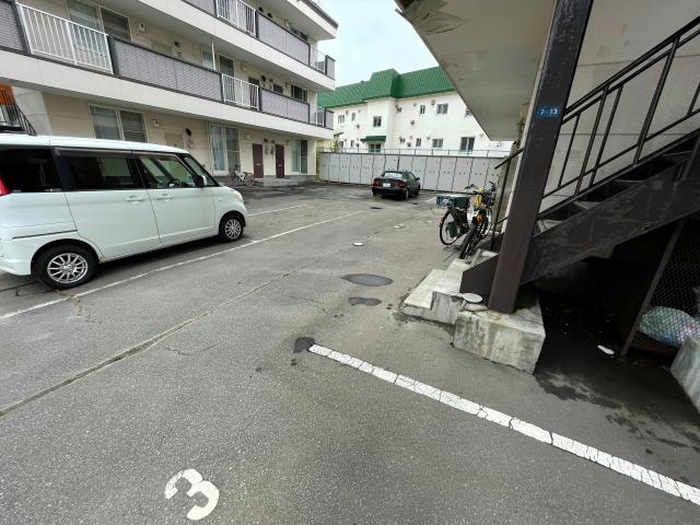 駐車場　駐車場