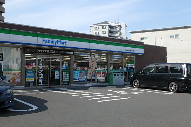 コンビニ　ファミリーマート小倉緑ヶ丘店（コンビニ）まで280m