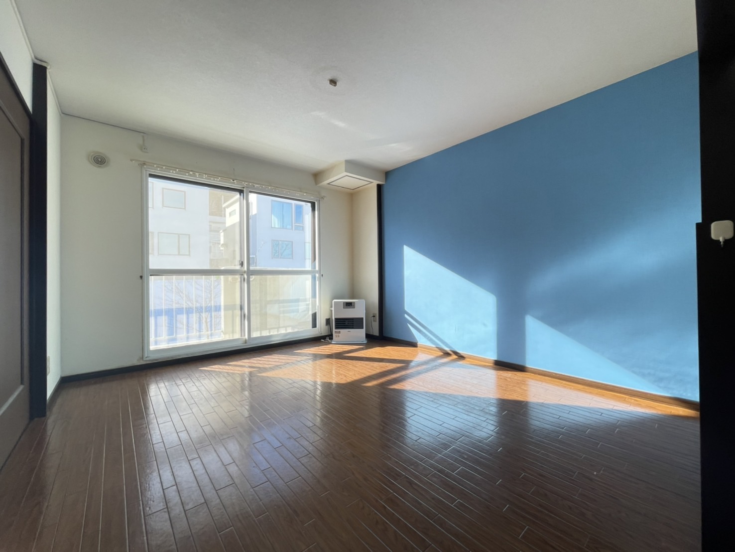 居室・リビング　※反転タイプのお部屋です