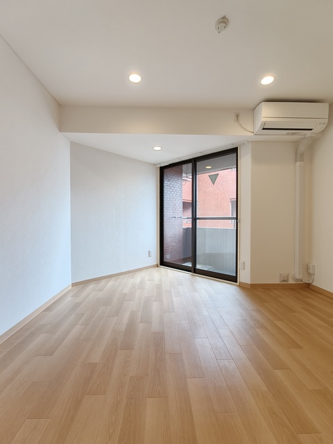 居室・リビング　リノベーションした綺麗なお部屋です！