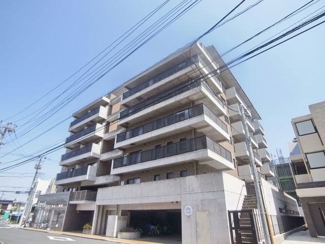 建物外観　重厚感のある外観
