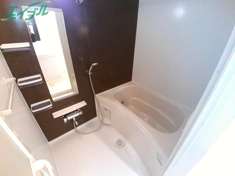 バス・シャワールーム　同型部屋写真