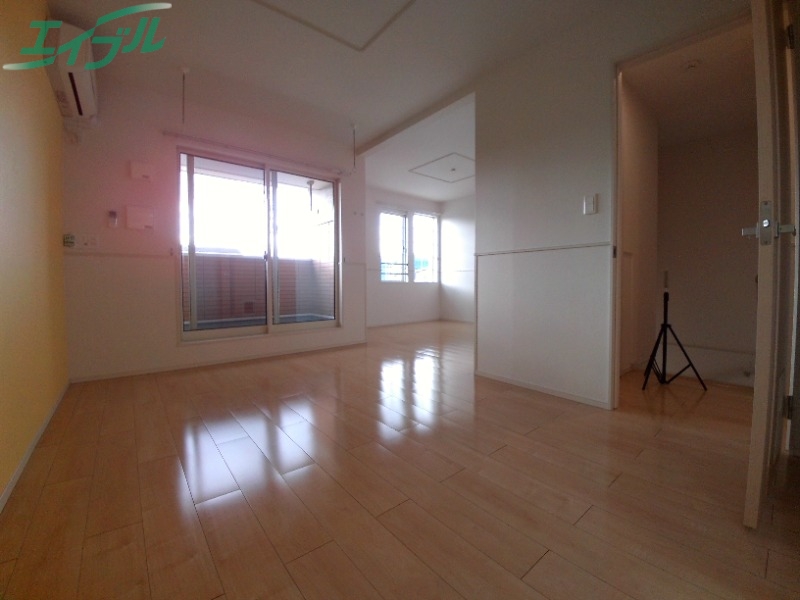 居室・リビング　同型部屋写真