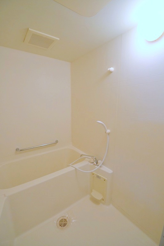 バス・シャワールーム　お問合せはシティホーム海田センター　082-821-2227