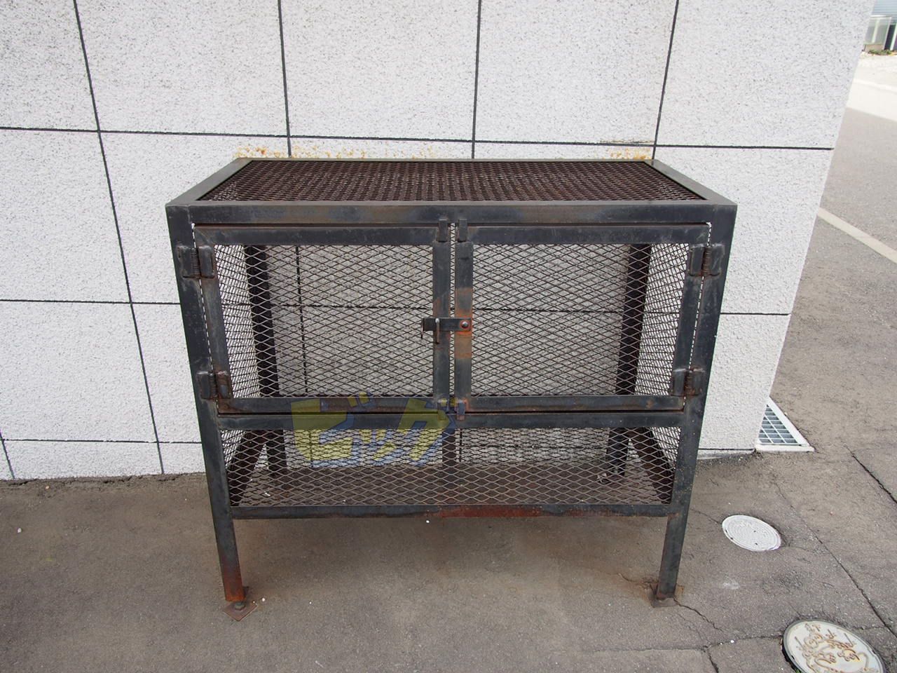 エントランス　敷地内に専用ゴミステーション完備♪