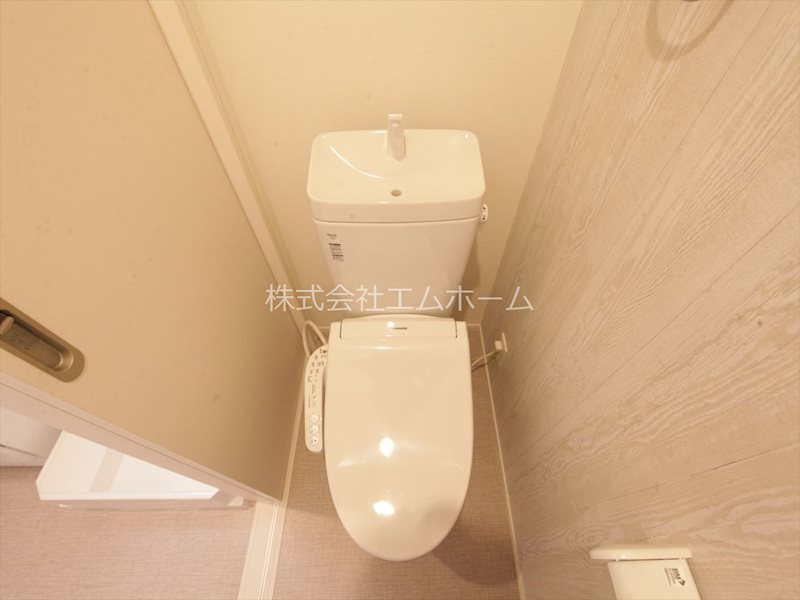 トイレ　温水洗浄暖房便座付トイレ