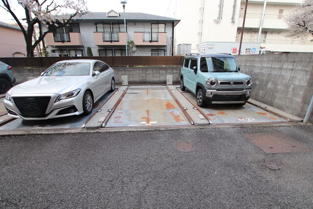 駐車場　敷地内駐車場（サイズ制限有・要空き確認）
