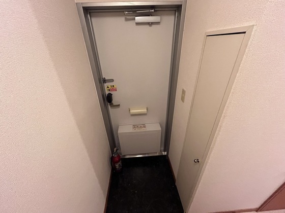 玄関　※別部屋の写真です
