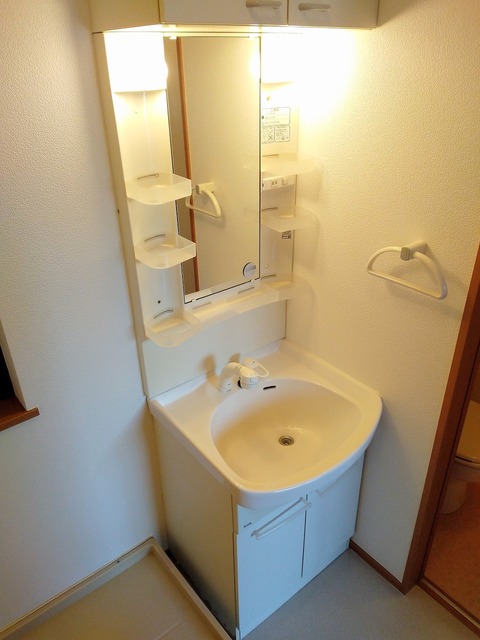 洗面設備　独立洗面台で使いやすい
