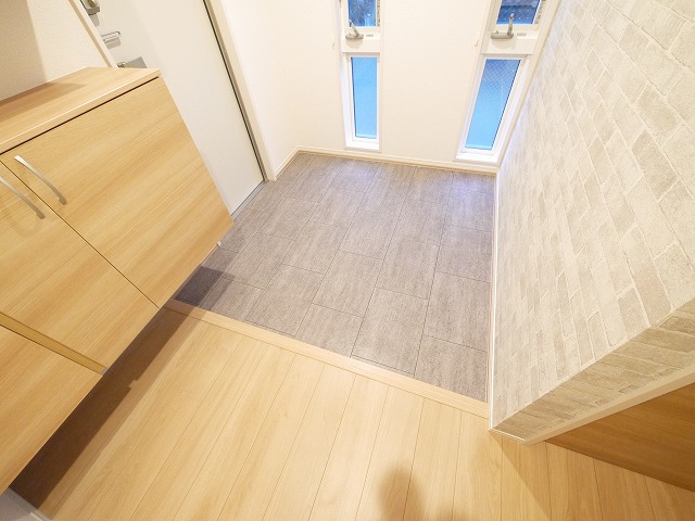 玄関　収納もある玄関です
