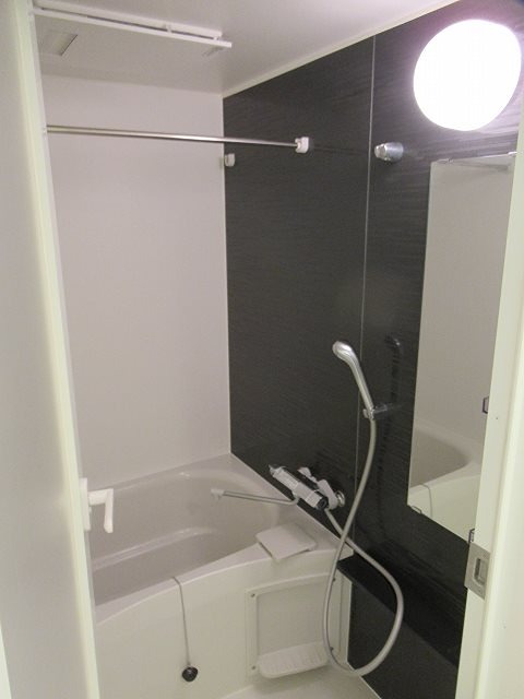 バス・シャワールーム　※別部屋参考画像