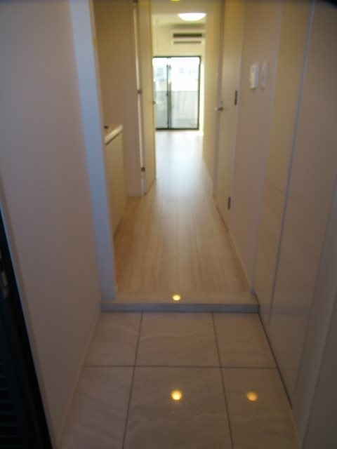 玄関　※別部屋参考画像