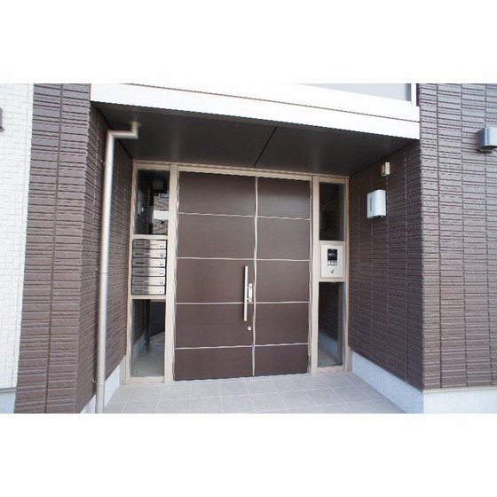その他　共用エントランスにはオートロックあり