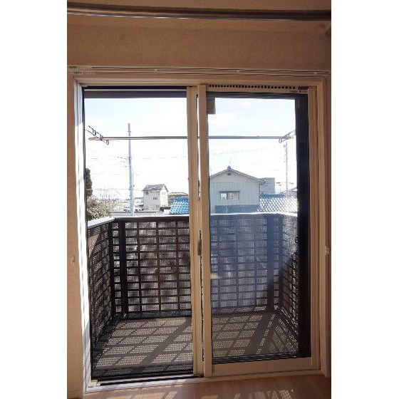 バルコニー　※同仕様、別の部屋の写真です