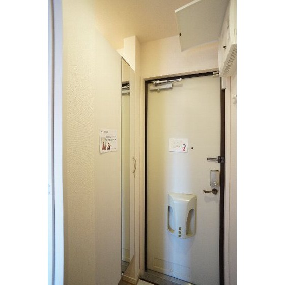 玄関　※同仕様、別の部屋の写真です