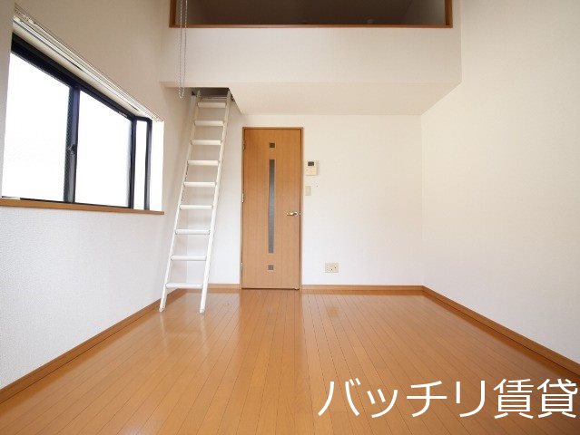 居室・リビング　別号室タイプの為、現状を優先致します。