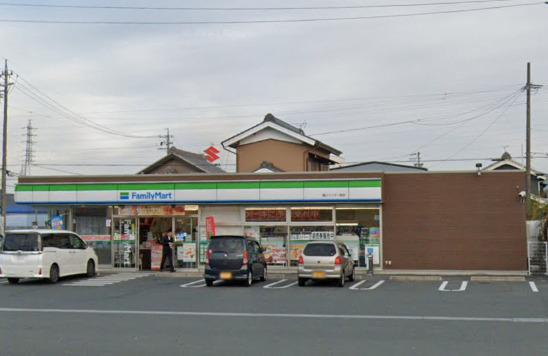 コンビニ　ファミリーマート豊川インター南店（コンビニ）まで236m