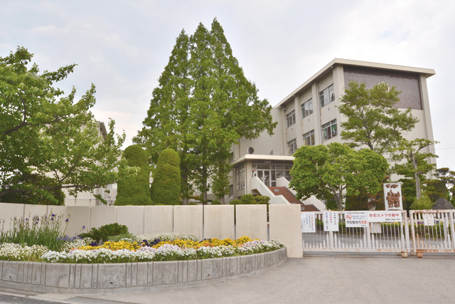 小学校　東郷町立高嶺小学校（小学校）まで282m