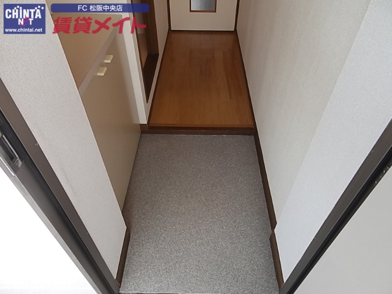玄関　別部屋反転同型タイプ