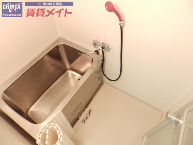 バス・シャワールーム　同じ物件、別部屋の写真です