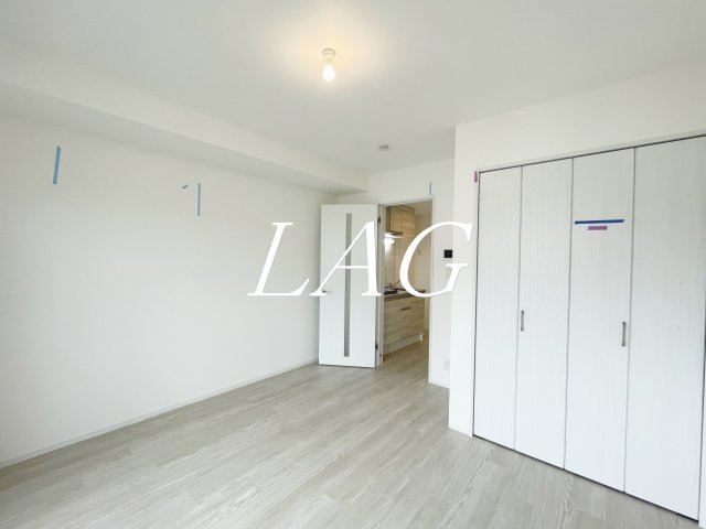 居室・リビング　洋室のお部屋です。（同仕様です。）
