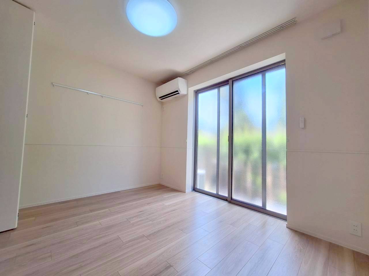 居室・リビング　※別部屋参考写真