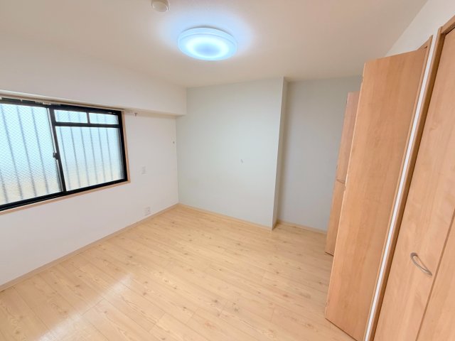 居室・リビング　どんな家具でも合わせやすいですよ。
