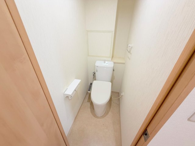 トイレ　清潔感のあるトイレは、誰もがリラックスできる空間です。