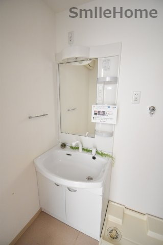 洗面設備　オシャレな独立洗面台ですね
