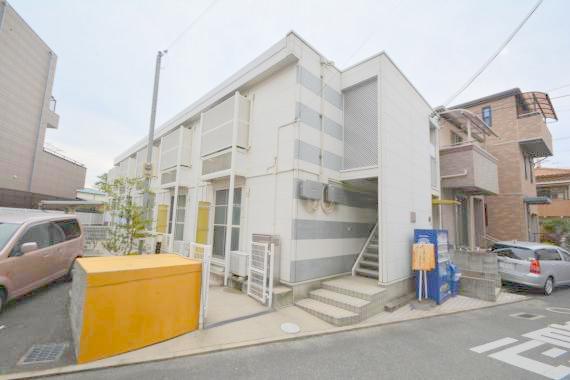 建物外観　存在感のある外観は落ちついた色合いで、堂々としていますね。