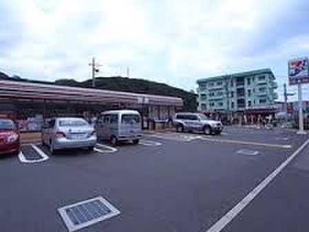 コンビニ　セブンイレブン（コンビニ）まで1100m