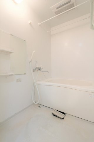 バス・シャワールーム　参考写真（同物件別部屋）