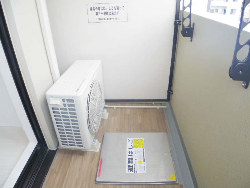 バルコニー　物干し竿付きで楽しくお洗濯