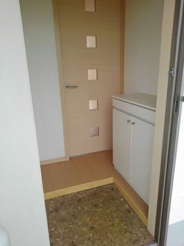 玄関　収納もある玄関です