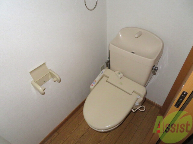 トイレ　トイレはウォシュレット機能付き。シャワートイレは日本の宝。