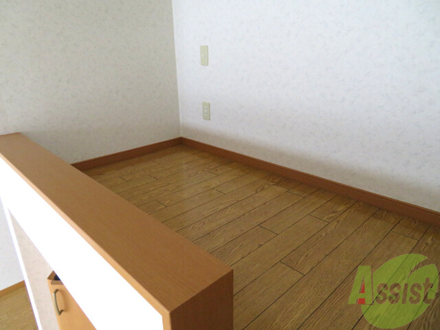 その他部屋・スペース　ロフトがあります。布団を敷くも良し。物置に使うも良し。