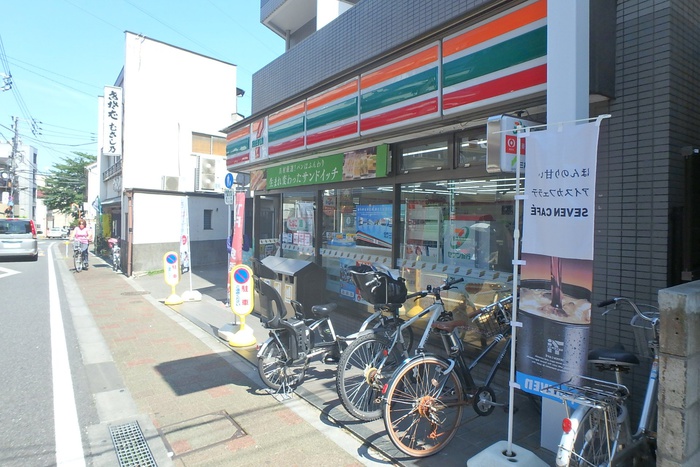 コンビニ　セブンイレブン（コンビニ）まで99m