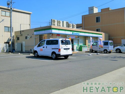 コンビニ　ファミリーマート　宮崎通五丁目店（コンビニ）まで426m