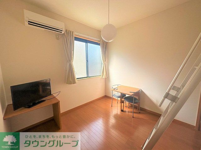 居室・リビング　1階タイプのお部屋です。