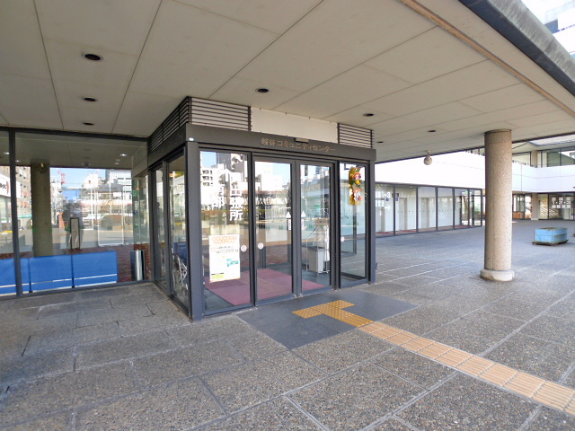 役所　越谷市役所 南部出張所（役所）まで724m