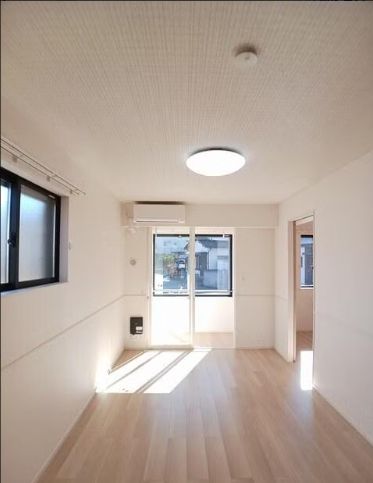居室・リビング　※同タイプの部屋のお写真となります。
