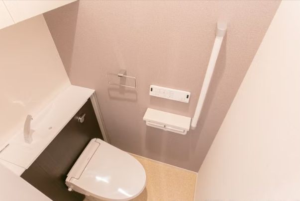 トイレ　※同タイプの部屋のお写真となります。